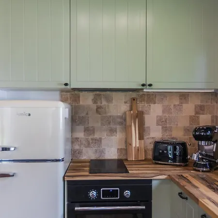 Villa Lasko - Wildlife Phototherapy - 4 Luksusowe, Klimatyzowane Wille, Z Dostepem Do Oddalonego O 5 Min Spacerem Prywatnego Terenu Rekreacyjnego